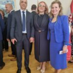Jeremic i konzulice Custom