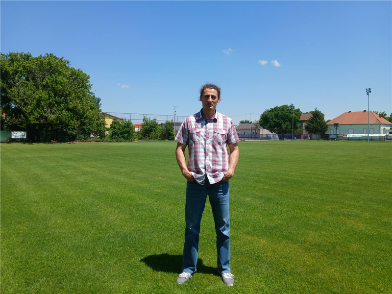 MILOS NA STADIONU