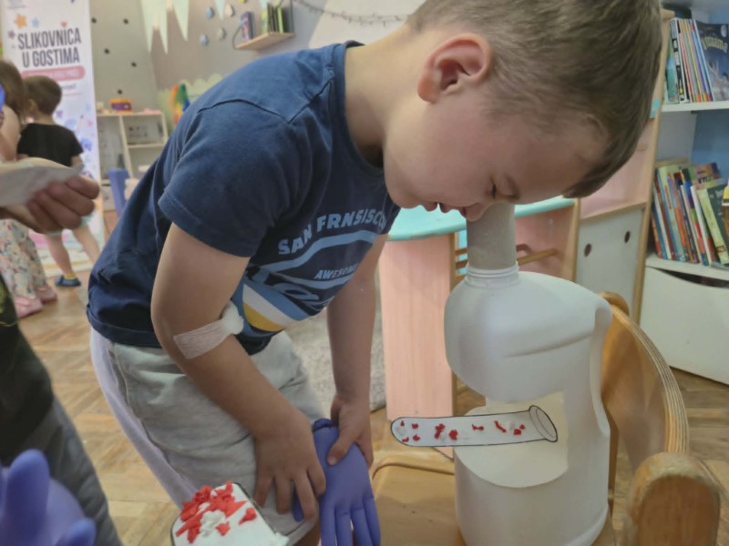 Kad slikovnica dođe u goste, zanimanja ožive 3 Mikro Custom