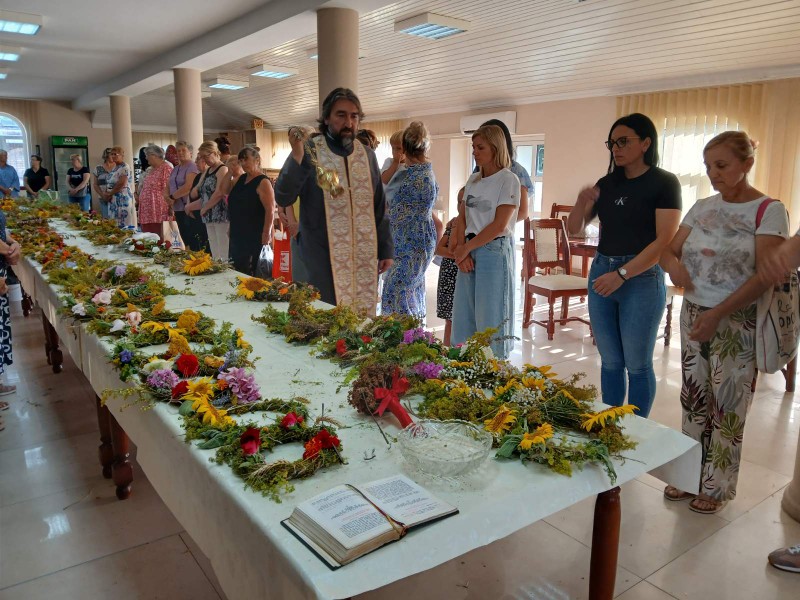 Uoči Ivanjdana u Borovu održana radionica pletenja ivanjskih venaca 5 serdar