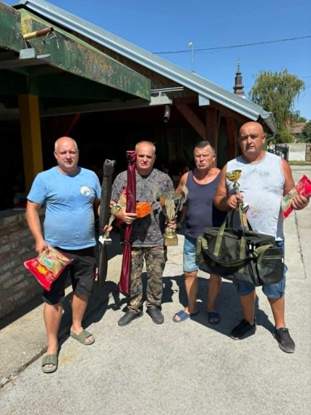 Pobednici Custom