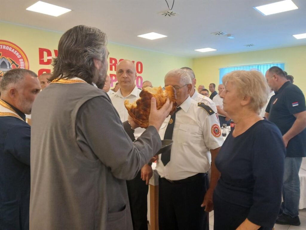 Borovski vatrogasci obnovili tradiciju, ponovo proslavljaju svetog proroka Iliju kao krsnu slavu 4 slava DVD 2 resized