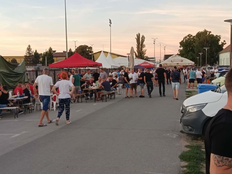 Vladimir Čerevicki iz Ledinaca pobednik 29. Fišijade „Zlatni kotlić“ u Borovu 4 Fisijada 2 Custom