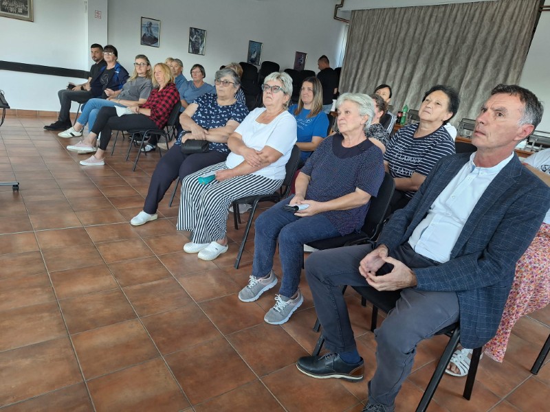 Jeckov i zene Custom