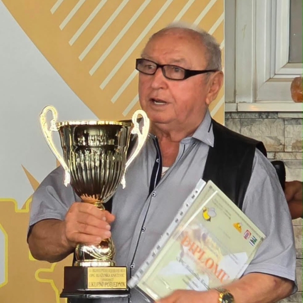 Na 18. Organoleptičkom ocenjivanju meda u Vukovaru ocenjeno 250 uzoraka, najtrofejniji OPG "Knežević" iz Šiškovaca 3 ADAM KNEZEVIC