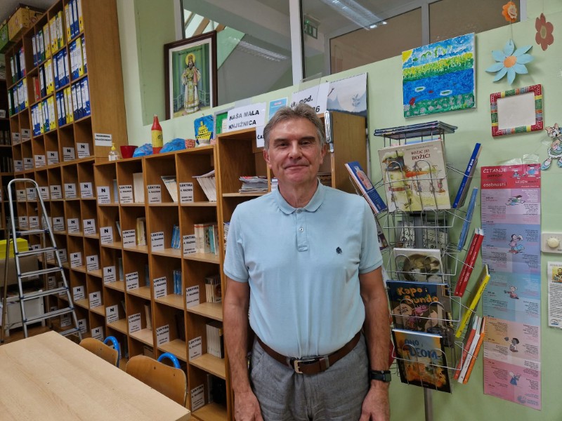 Bibliotekar OŠ Borovo Siniša Roknić dobitnik prestižnog priznanja 2 ROknic 1 Custom