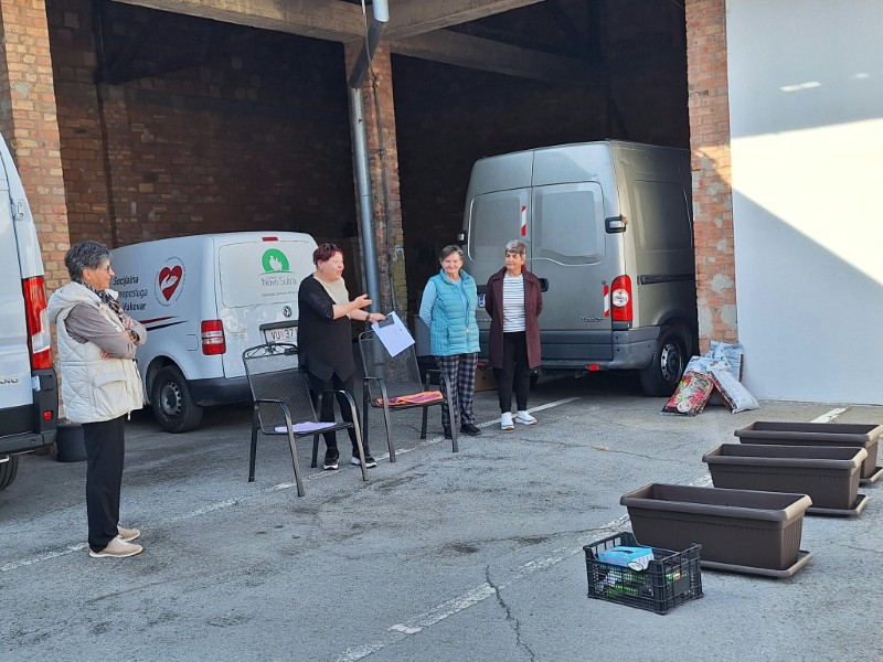 Znanje koje raste: mladi i stariji zajedno za održivu budućnost 2 Sadnja 6 Custom