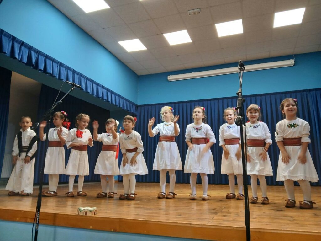 Borovski penzioneri s najmlađim sumeštanima obeležili Međunarodni dan starijih osoba 5 kud